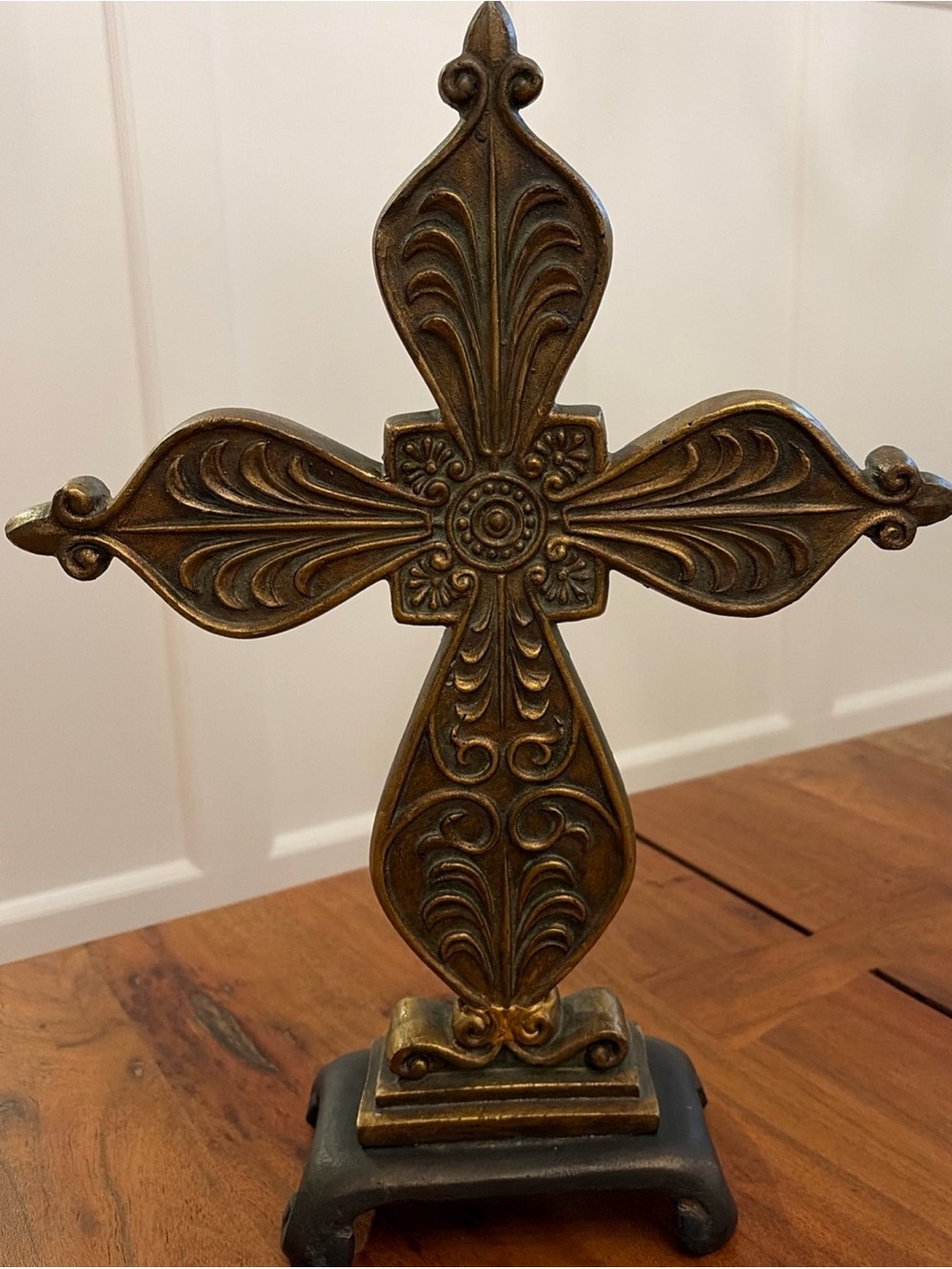 15” Vintage-Style Ornate Tabletop Standing Cross Heavy Cast Iron Base Gothic Art